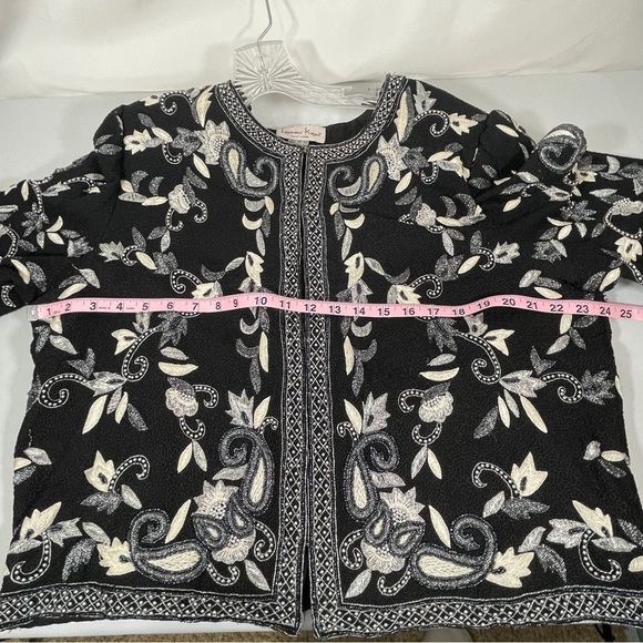 Laurence Kazar Black and White Floral Blazer - Picture 15 of 16